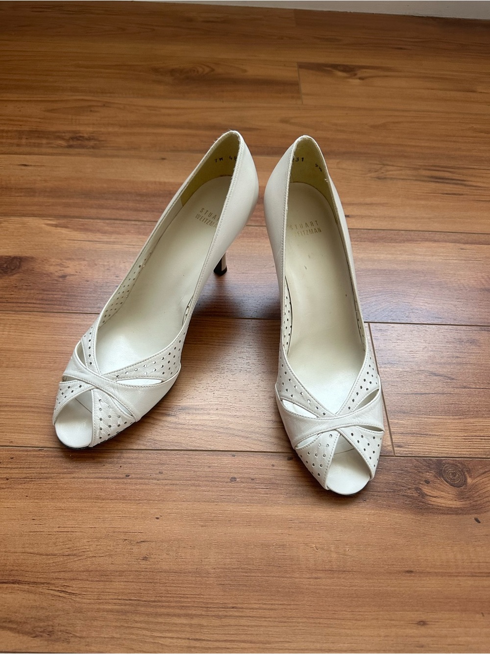 Stuart Weitzman Cream Open-Toe Leather Pumps